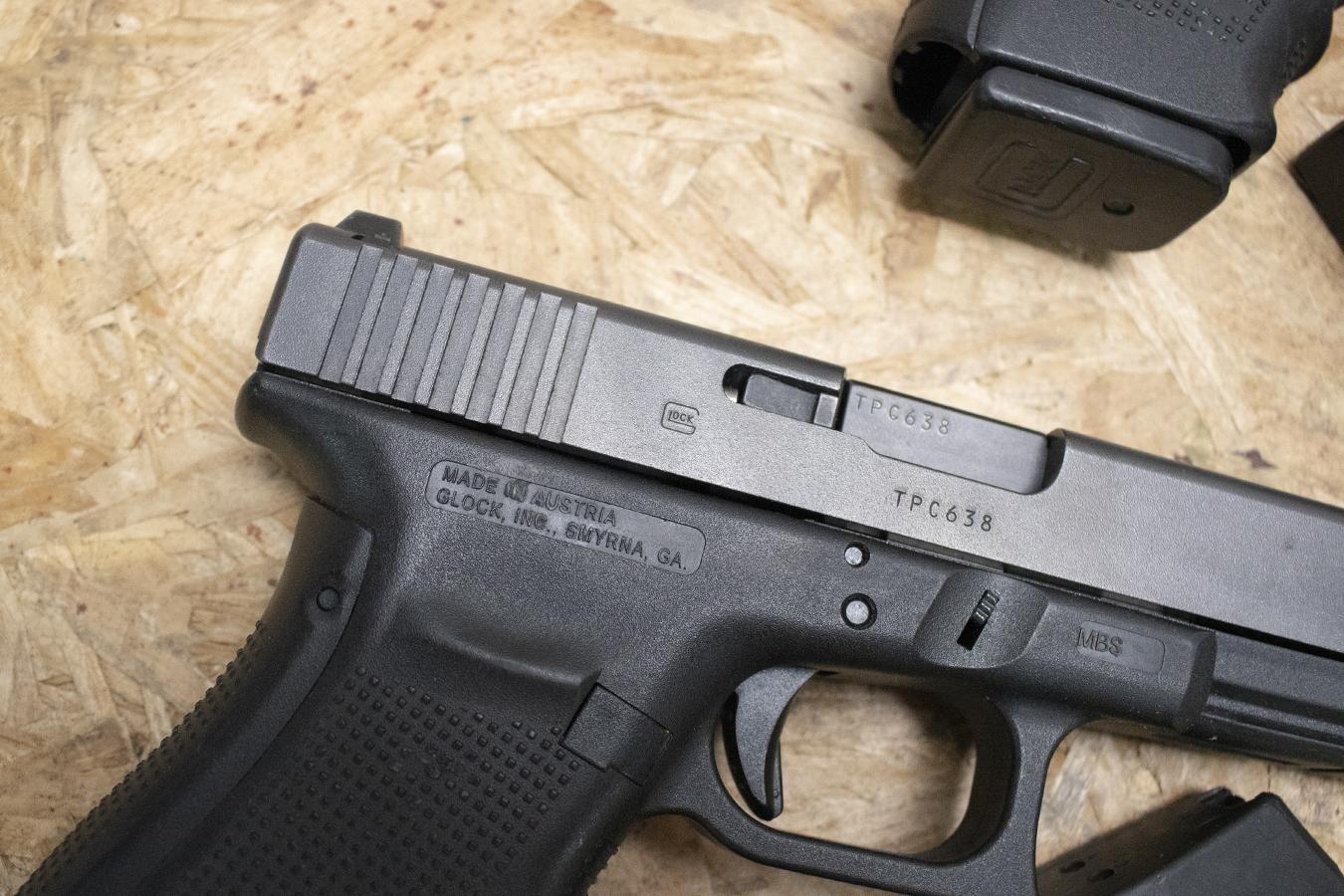 GLOCK 21 Gen4 45ACP Police Trade-In Pistols with Three Magazines